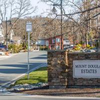 mount douglas estates enterance